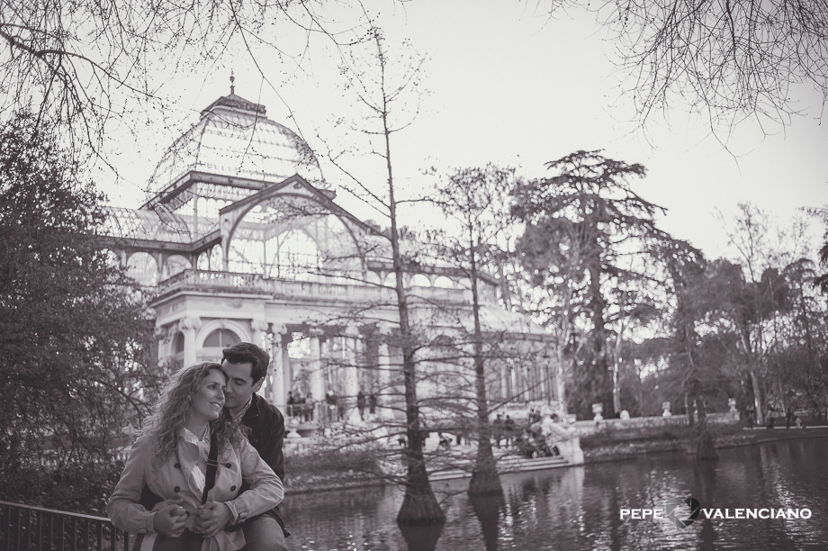 Preboda-en-Madrid-Parque-del-Retiro-Gran-Via-fotógrafo-de-bodas-