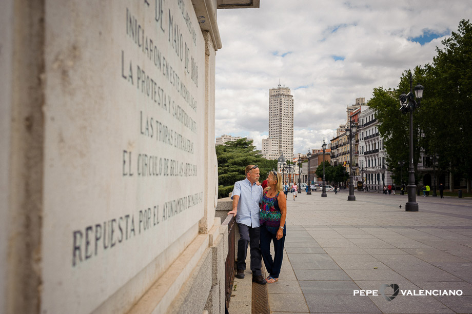 el amor no tiene edad-reportaje de pareja Palacio Real de Madrid