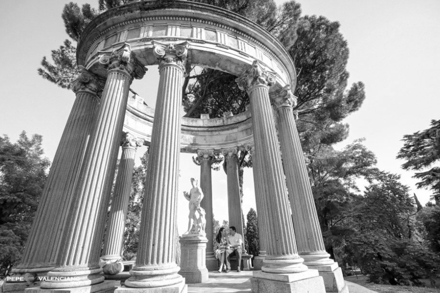 SITIOS CON ENCANTO PARA FOTOS DE PAREJA EN PARQUE DEL CAPRICHO