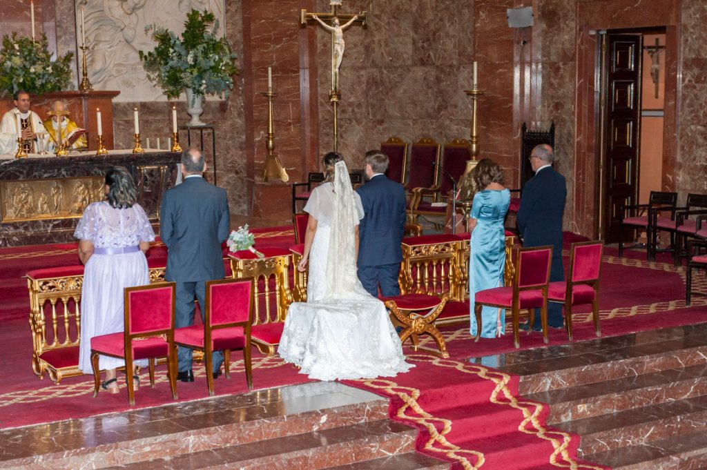 CEREMONIA EN LA IGLESIA ESPIRITU SANTO