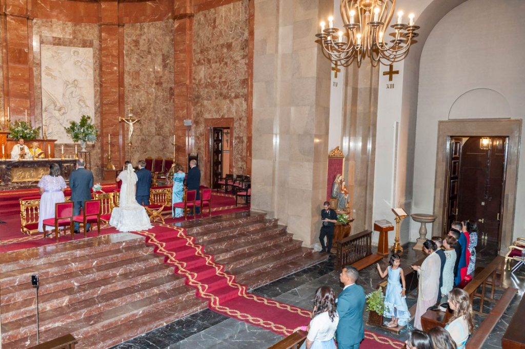 CEREMONIA EN LA IGLESIA ESPIRITU SANTO