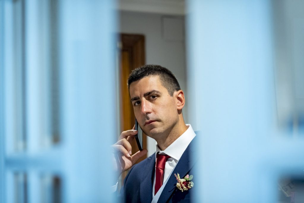 FOTO PREPARATIVOS DEL NOVIO