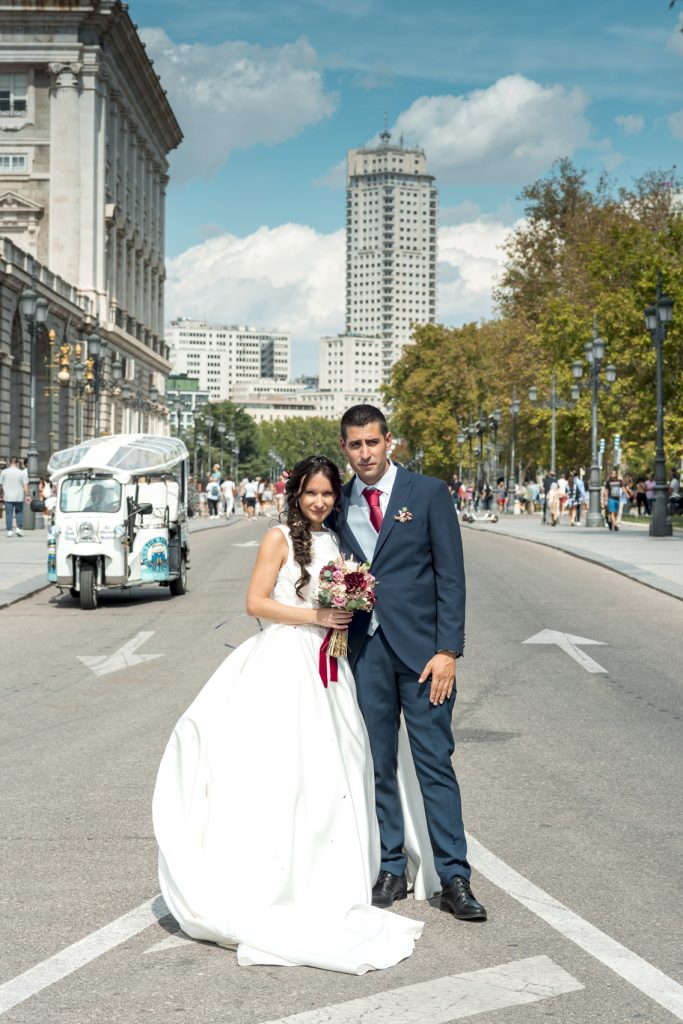 FOTO DE NOVIOS POR MADRID